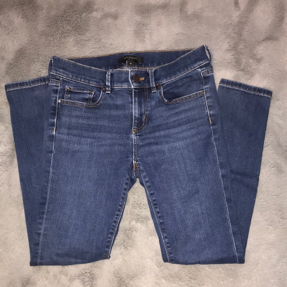 Brand: ANN TAYLOR, Size:0 petite, Color: Dark blue jeans